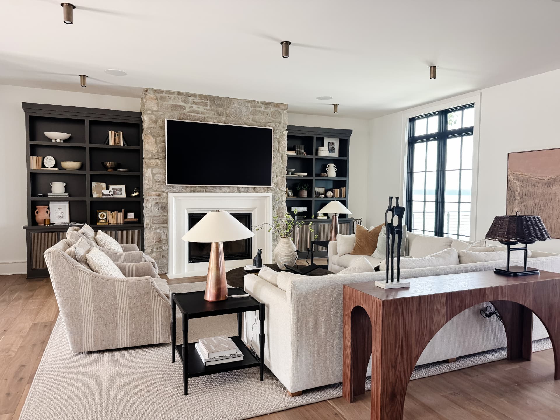 Point Lake interior 1